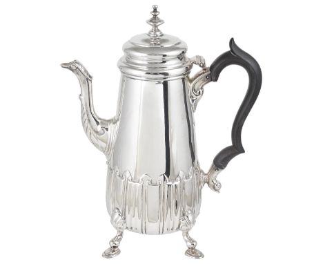 AN EDWARDIAN SILVER COFFEE POT, EDWARD BARNARD & SONS, LONDON, 1908the lower part of tapering cylindrical body with a chased 