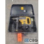 Dewalt D25553 1 9/16 rotary hammer with case (39-42)