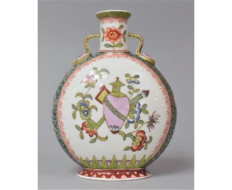 A Meissen Style Two Handled Moon Flask with Chinoiserie Decoration, 19cm high 