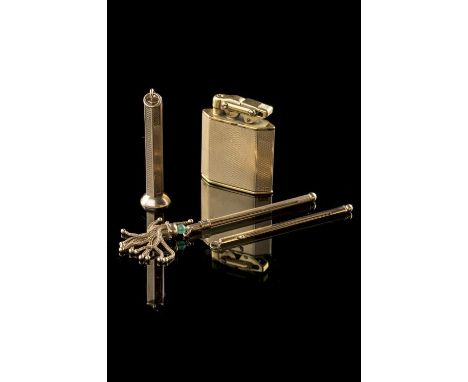 Nécessaire pour fumeur comprenant :- un objet d'entretien Cartier pour pipe, signé "Cartier London" et dédicacé "Christmas 19