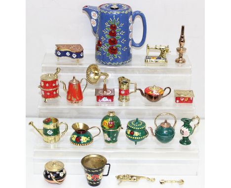 Qty of miniature hand-painted barge-ware/canal-ware items to incl watering cans, cooking pots, and small ceramic teapot, tall