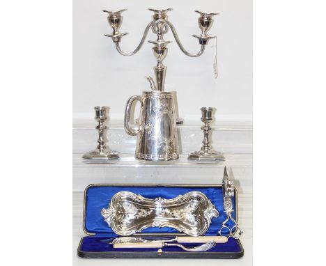 Qty of good quality antique and later silver plated items to inc candelabra, candlesticks, boxed servers, snuffers and tray e