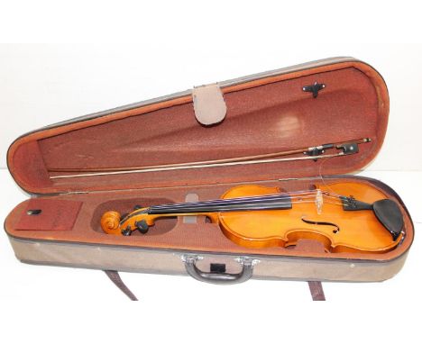 Stentor Conservatoire violin in case, with bow and accessories, 4/4 size