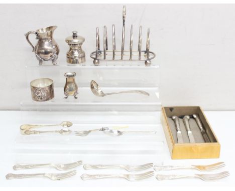 Qty of assorted good quality silver plate and silver handled items to include silver handled pistol grip knives, a silver pla