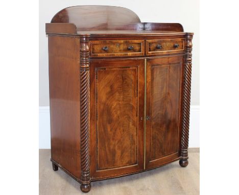 A very unusual and exceptional quality Georgian or Regency period Mahogany sideboard or chiffonier with interior cellarette d
