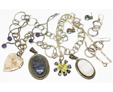 Assorted jewellery comprising a hallmarked silver modern heart shaped pendant necklace on random fused link chain and matchin