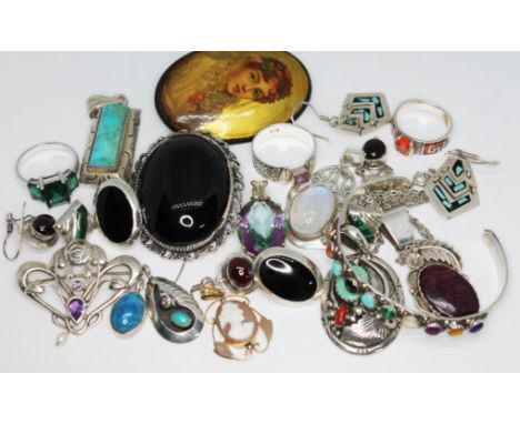 Assorted jewellery including items marked '925' or 'Silver' etc, various stones, portrait brooch etc.  