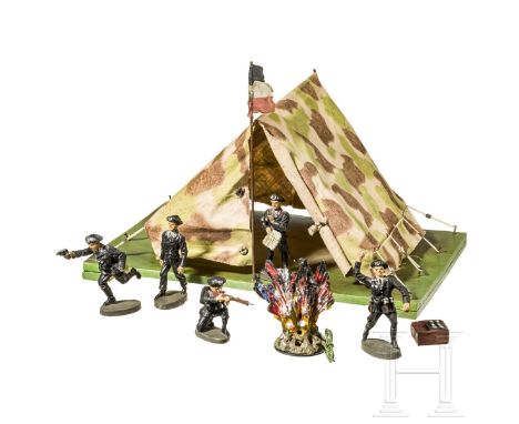 Hausser-Elastolin Tarnzelt auf Bodenplatte und fünf Panzersoldaten mit Granateinschlag  Hausser-Elastolin, Masse-Stoff-Holzau