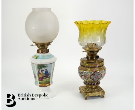 Late 19th century Hinks &amp; Sons Birmingham oil lamp nr 65891, with a ceramic reservoir in the Bohemian style, with an acid