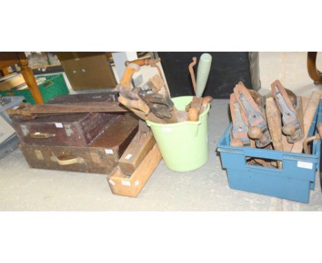 Quantity of woodworking tools including three hand planes, small block plane and large block plane