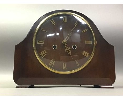 SMITHS ENFIELD MANTEL CLOCK CIRCA 1930S cased in mahogany with raised numerals in gilt to the circular dial, striking movemen