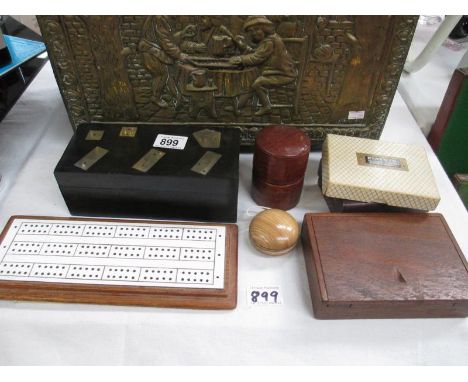 A quantity of games including cribbage, dominoes etc