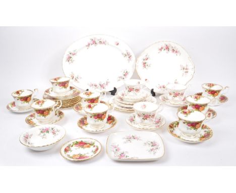 Royal Albert - A 20th Century bone china porcelain tea service to include Old Country Roses pattern and Lavender Rose. Compri