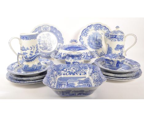 Spode - Italian design - Large contemporary dinner service set. Comprising of serving / casserole dishes, plates of various s