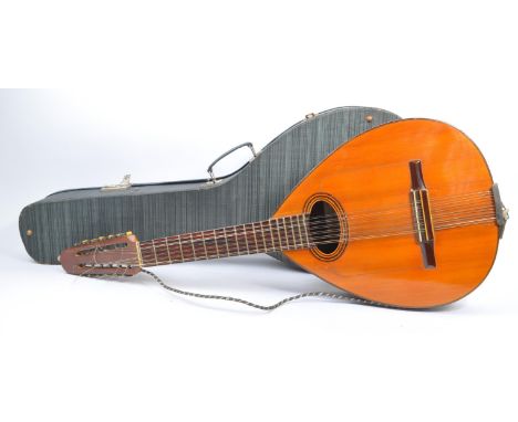 Casa Garrido - A mid 20th century circa 1952 Modesto Borreguero for Casa Garrido mandolin. The instrument having rosewood bac