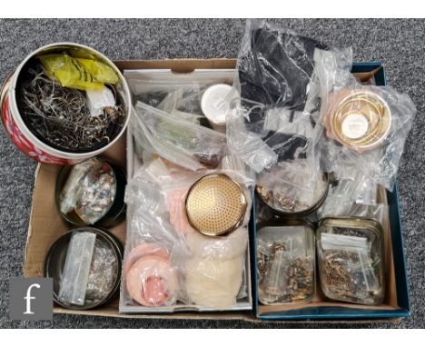 A parcel lot of assorted jewellery related items to include beads, various findings, chain, loose paste stones with a compact