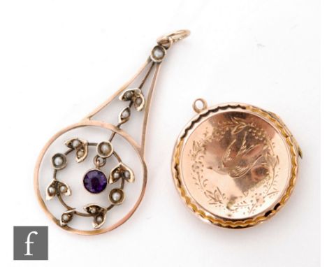 A 9ct hallmarked rose gold circular locket engraved with a swallow, diameter 24mm, weight 2.8g, Chester 1913, with an Edwardi