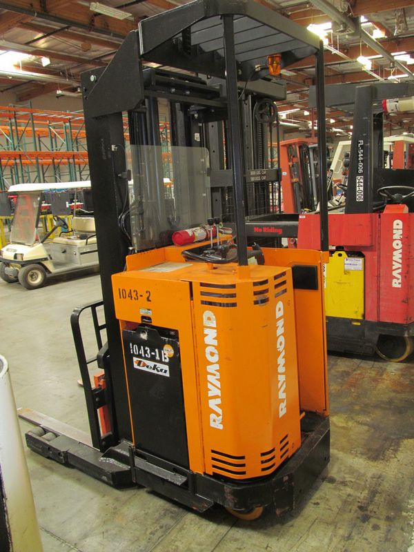 Raymond Model 20i R30TT 3000 lb. Electric Reach Forklift Truck , Serial
