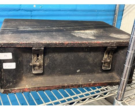 A large US Navy WW2 period ammunition box 53x37x20cm. No shipping 