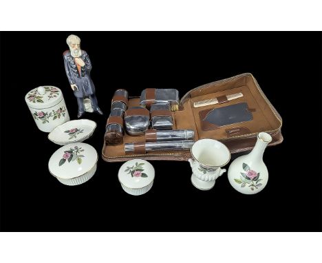 Small Mixed Lot, to include Wedgwood trinkets, Hathaway Rose, Goebel William Booth figure, founder of the Salvation Army, and