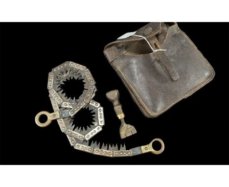 First World War British Military Trench Saw, in original leather carry pouch.  Rare item.