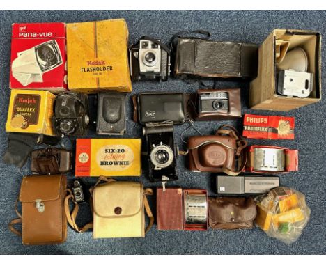 Camera Interest - a large bag of assorted camera related items, including Kodak, Phillips, Ensign, Agfar, Coronet, Coronet mi