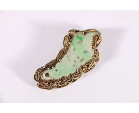 Chinese carved jade brooch depicting a bird and a flower set in a silver gilt wire work mount, 6.5cm, marked silver. Generall