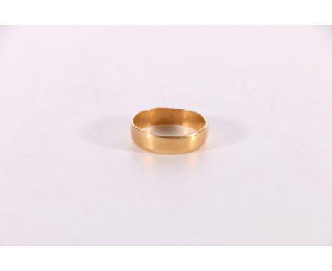 18ct yellow gold plain wedding band ring, size M, 3.0g 