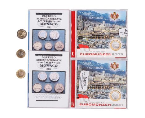 Monaco - Kleines Lot an Euro-Kursmünzensätzen mit etwas Silber. Darunter: 2 x Monaco - Kursmünzensatz 2002 zu je 3.80 Euro; 2