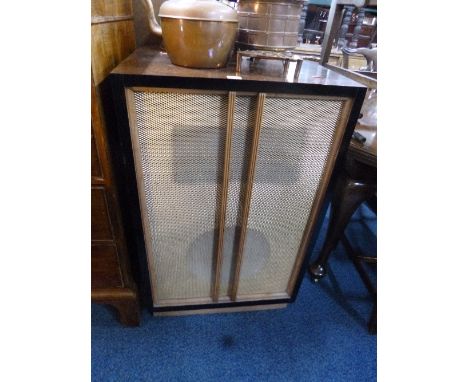 A VINTAGE OAK CASED POWERED SPEAKER