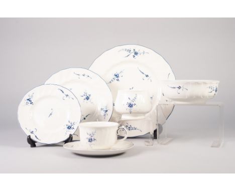 A MODERN 52 PIECE VILLEROY AND BOCH 'VIEUX LUXEMBERG' 'CHANTILLY SPRIG' PATTERN PART TEA AND DINNER SERVICE, COMPRISING; 11 p