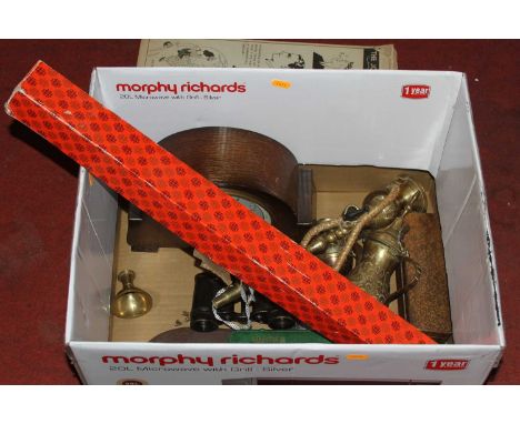 Miscellaneous items to include an early 20th century oak cased mantel clock, metalware etc