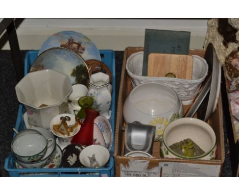 Ceramics - Wedgwood trinket dishes; Japanese plates, eggshell teaware 