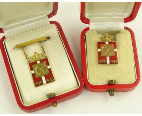 2 Georg Jensen 14 ct gold & enamel badges, original fitted boxes, 8.6 grams