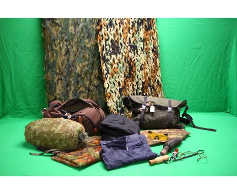 CANVAS GAME BAG COMPLETE WITH LIGHT WEIGHT WATERPROOF CLOTHING WATERPROOF SIZE 45 NEOPRENE DOG COAT, CAMOUFLAGE NETS, DUCK CA