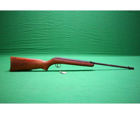 A VINTAGE .177 BREAK BARREL AIR RIFLE No. BC 48989 - (ALL GUNS TO BE INSPECTED AND SERVICED BY QUALIFIED GUNSMITH BEFORE USE)