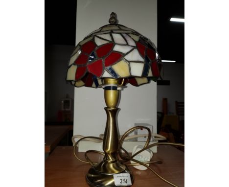 NICE TIFFANY STYLE LAMP