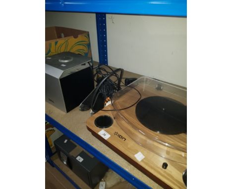 ION TURNTABLE TOGETHER WITH DELL SPEAKER