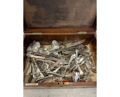 A quantity of quality silver plated flatware various styles knives, forks and spoons etc 