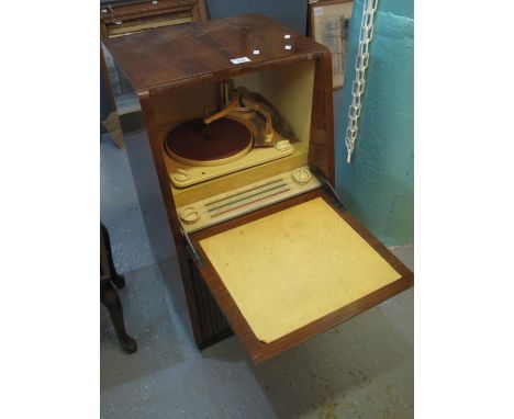 Ferguson 323RG vintage radio with Collaro record player in fitted walnut case with speaker. (B.P. 24% incl. VAT) 