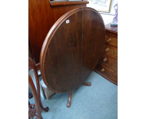 Victorian Mahogany veneer Tilt top dining table on tripod carved base, Condition - Split to top