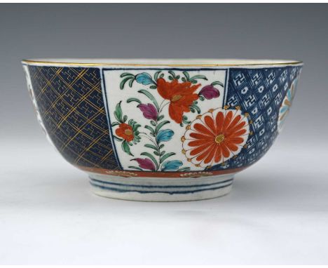 A Worcester polychrome bowl, pseudo Chinese character mark, circa 1770, decorated in the Old Mosaic pattern, in the Japanese 