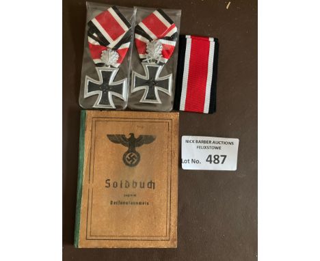 Collectables : Militaria - WWII Germand Iron Cross (2) looks like replica along ith a Germany army soldbuch - again looks lik