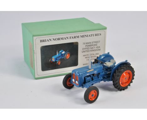 Brian Norman 1/32 Fordson Dextra Tractor. M in E Box.