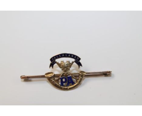 First World War gold (stamped 15c) and blue enamel Somerset Light Infantry sweetheart bar brooch