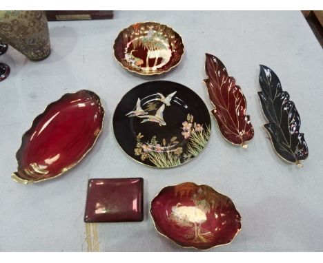 Five items of Carltonware 'Rouge Royale'; together with a  Carltonware plate decorated with mallandro
