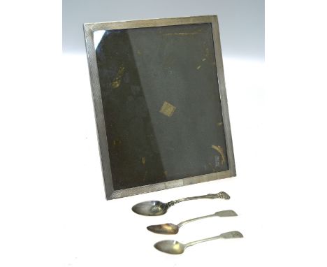 An engine-turned silver easel photograph frame, Deakin & Francis, Birmingham 1970, 28 x 23 cm, to/w a Newcastle assay fiddle 
