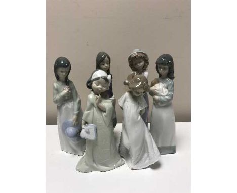 Six Nao figures - ladies 