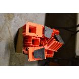 LOT OF TEMPORARY POST SUPPORT FLANGE