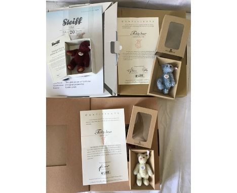 Steiff miniature club Bear: white 7cm 2001, light blue 7cm 2004, burgundy annual gift 2012, all with certificates, boxed as n